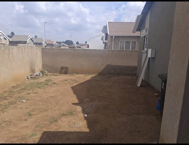 2 BEDROOM FREEHOLD FOR SALE IN WINDMILL PARK